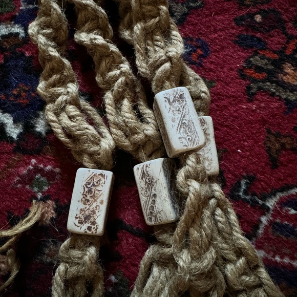 4 true MCM vintage hanging macrame plant holders - Picture 6 of 10